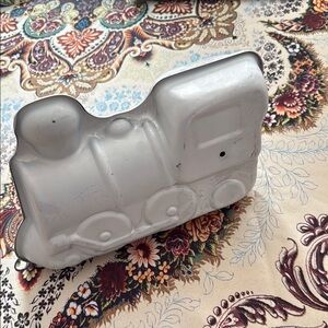 Wilton 3D train cake pan